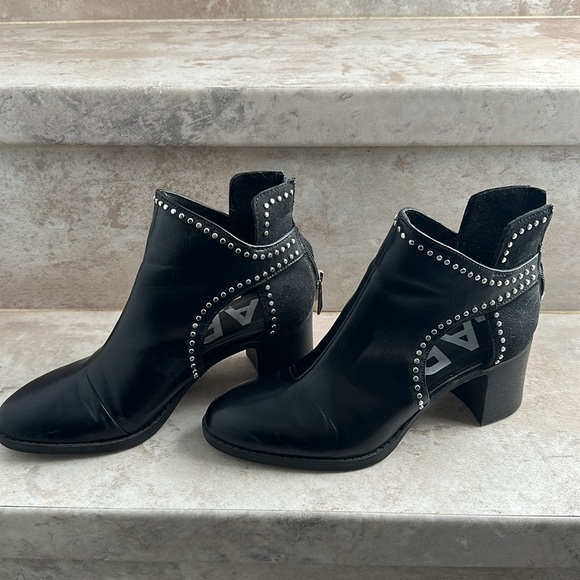 Zara Fall Booties with Cut out detailing - Picture 6 of 10